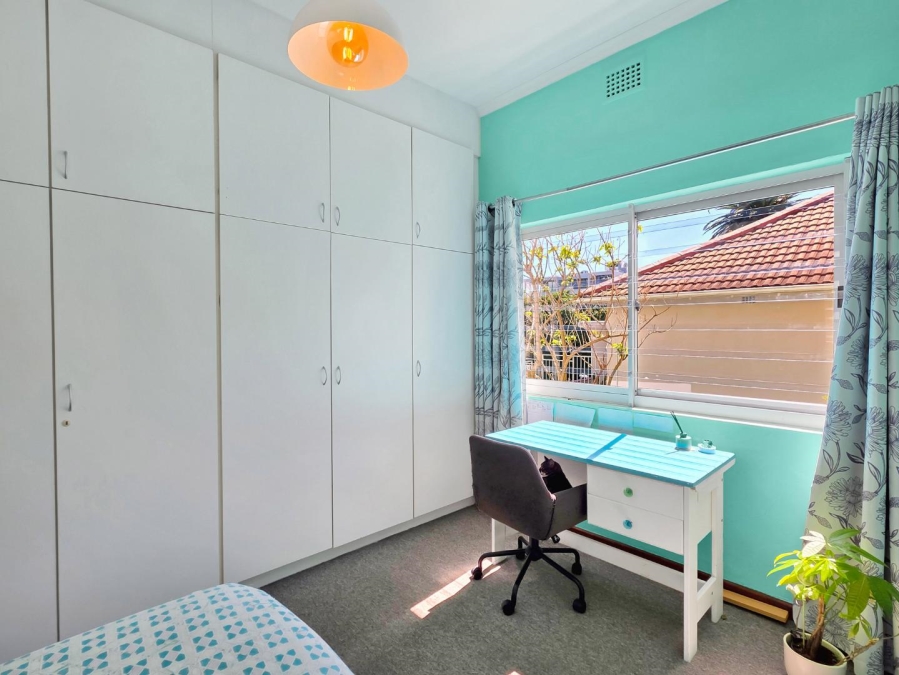 2 Bedroom Property for Sale in Vredehoek Western Cape
